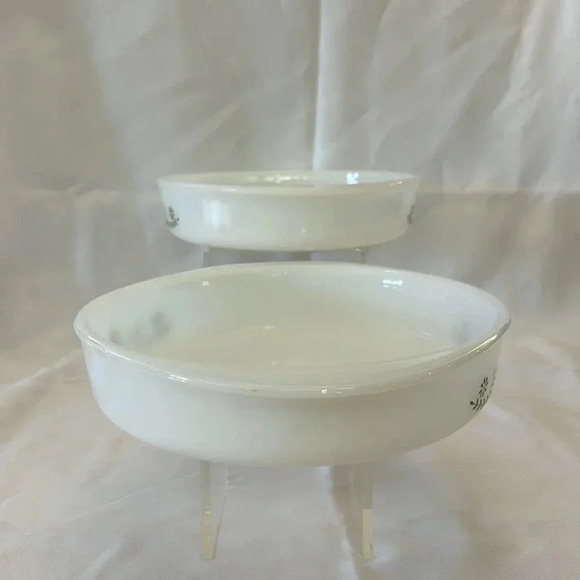 2 - Glasbake 1970s Round 8in Casserole Dishes Green Daisy Milk Glass MCM Kitchen - Picture 7 of 11